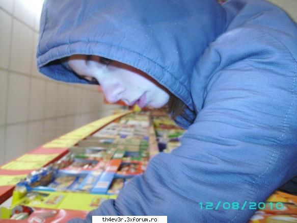 C*cat �n ploaie. - Nu cred �n Moş Crăciun - Bine ati venit!