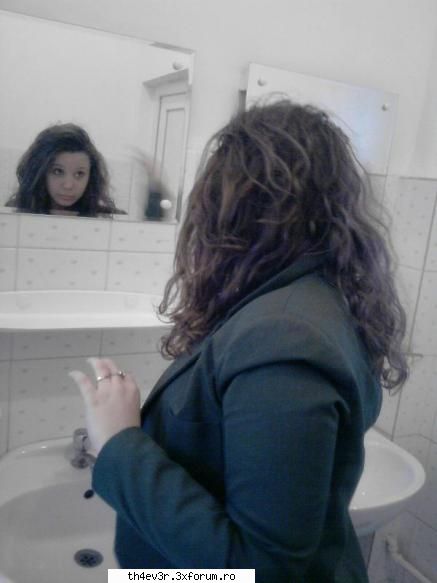 ally.on.board >:) - buna Christina>:D< multumesc:* p.s. nu va legatsi - Bine ati venit!